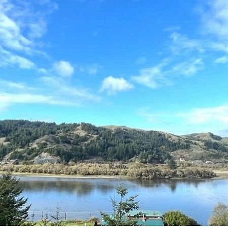 Rogue River Landing Resort Gold Beach Exterior foto